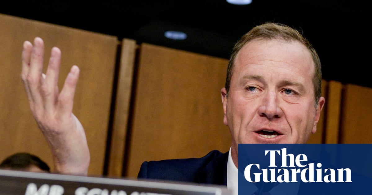 Republican senator appears to mix up basketball teams during heated attack – video