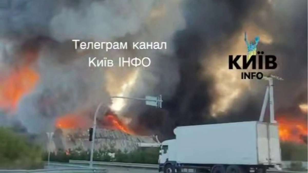 Russian UAVs cause fire in warehouses and damage businesses in Kyiv Oblast – video