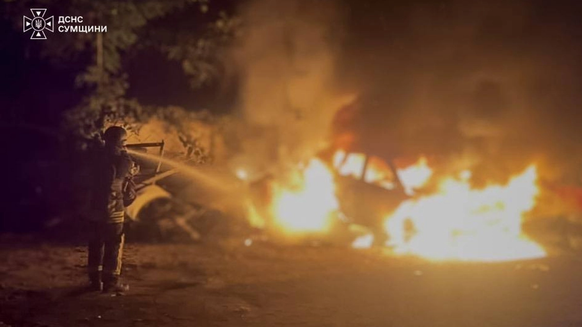 Russian forces strike Sumy twice in one evening: woman killed, man injured – photos, videos