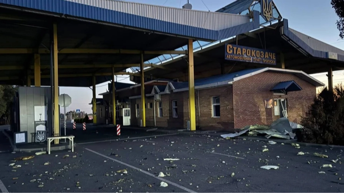 Ukraine may move border checkpoints onto neighbouring countries' territory amid Russian attacks