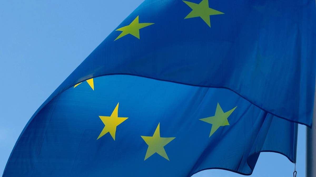 EU may extend Russia sanctions for three years if oligarchs Usmanov and Fridman are delisted