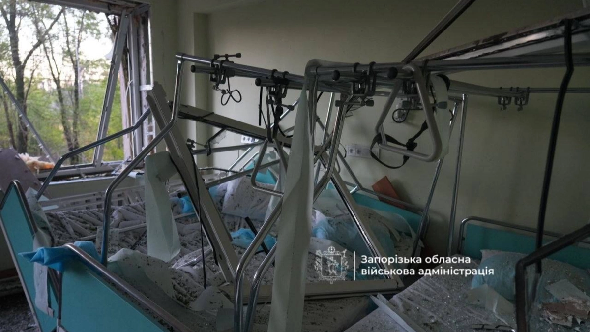 Russian forces strike Zaporizhzhia in morning attack: 2 injured, hospital and ambulances damaged – photos, video