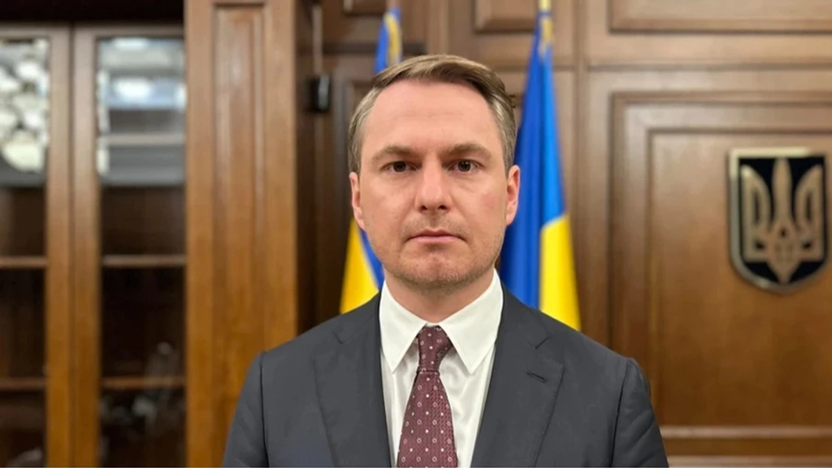 Sacked prosecutor general Kravchenko, who left Ukraine, submits resignation from prosecution service