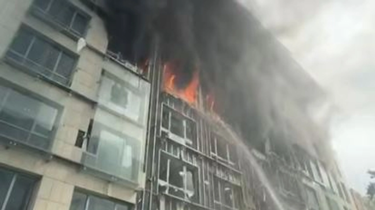Russia attacks office building in central Dnipro: fire breaks out, people injured
