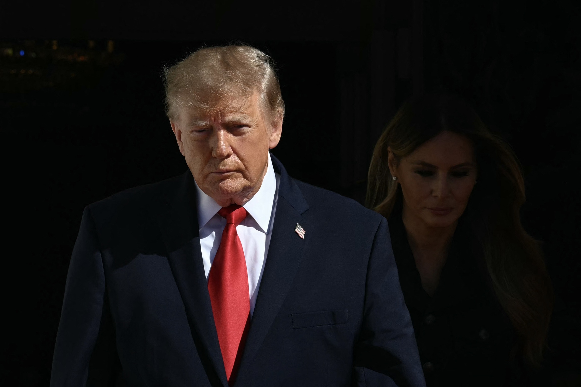 Democrat Files 26 Impeachment Articles Against Trump Over War, ICE, Corruption
