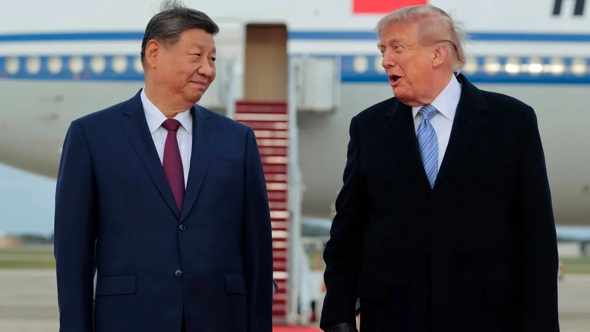 AP compares Trump's meetings with Xi Jinping and Putin