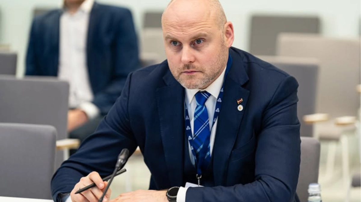 Latvian PM says Latvia was only EU country to oppose lifting of sanctions on Russian oligarchs