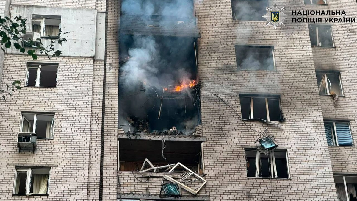 Drone hits high-rise residential building in central Kyiv: teenager killed, seven injured – photos
