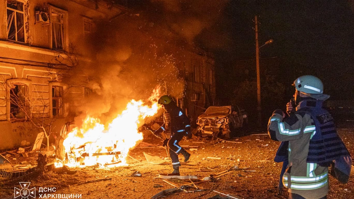 Zelenskyy: 14 injured and 2 killed in Russian overnight attacks