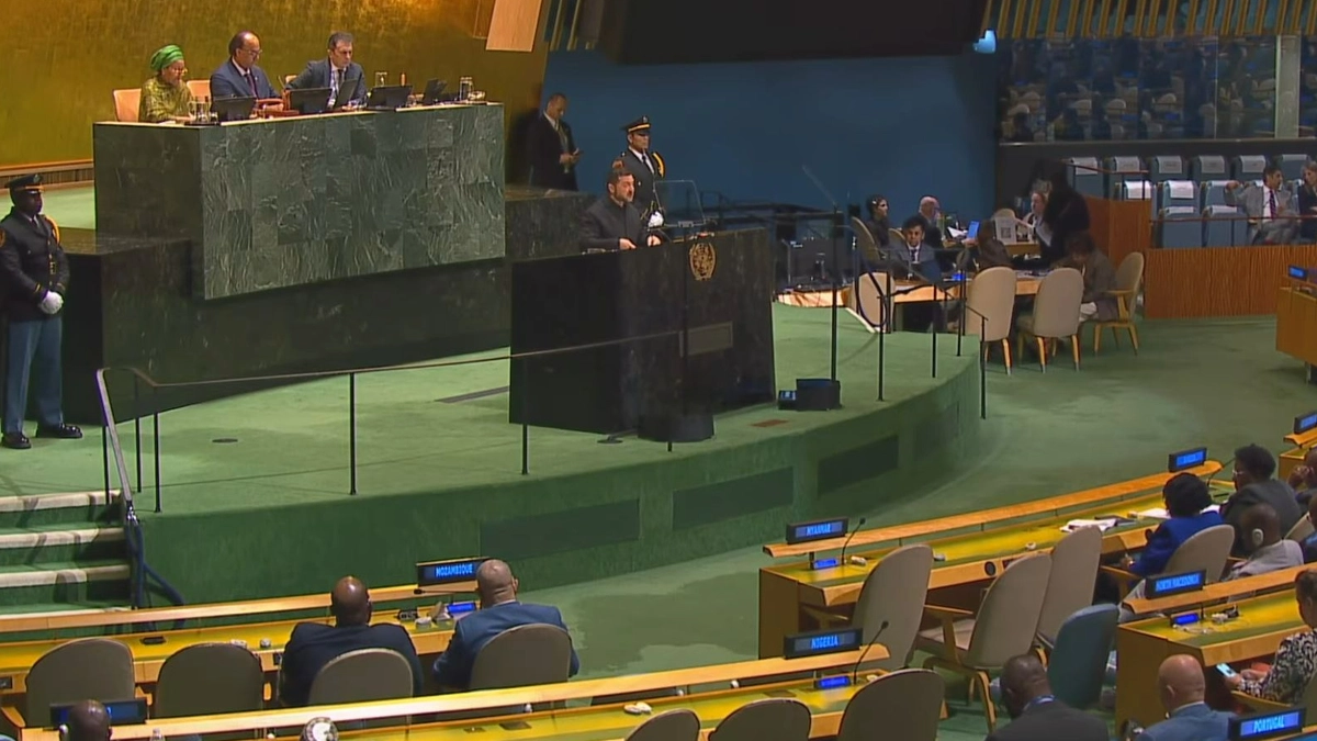 Zelenskyy says Ukraine transferred two North Korean prisoners of war to South Korea