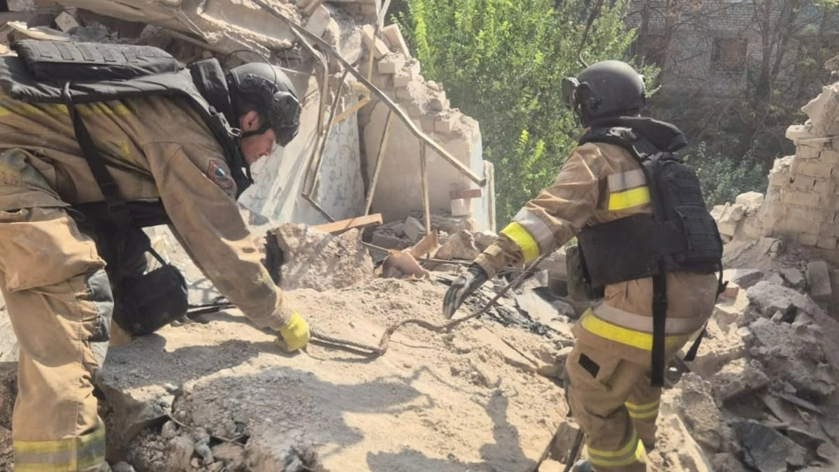 Man killed in Russian drone strike on residential building in Sloviansk – photos
