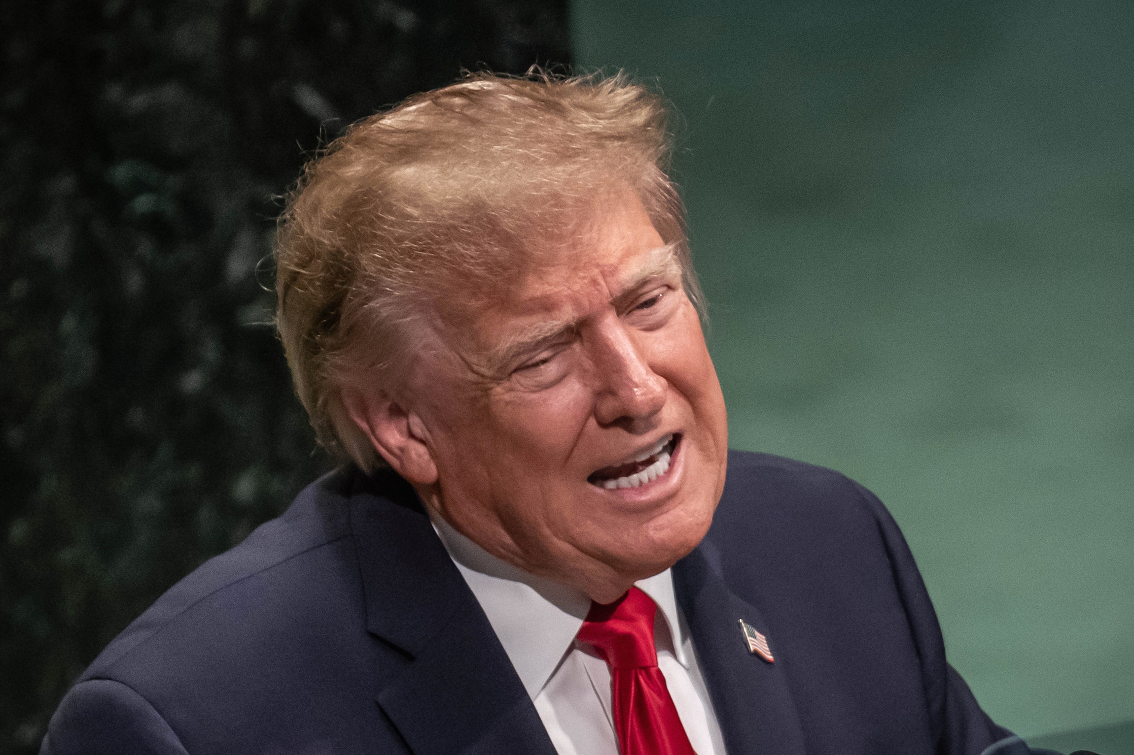 Trump Compares AI Warnings to Past Climate Fears He Wrongly Says Were a “Hoax”
