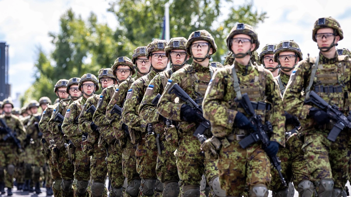 Estonia relocates troops closer to Russian border – FT