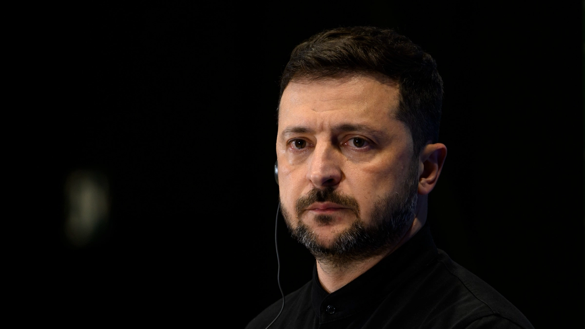 Zelenskyy says Russia has up to 700 ballistic missiles and several thousand other missiles in stock