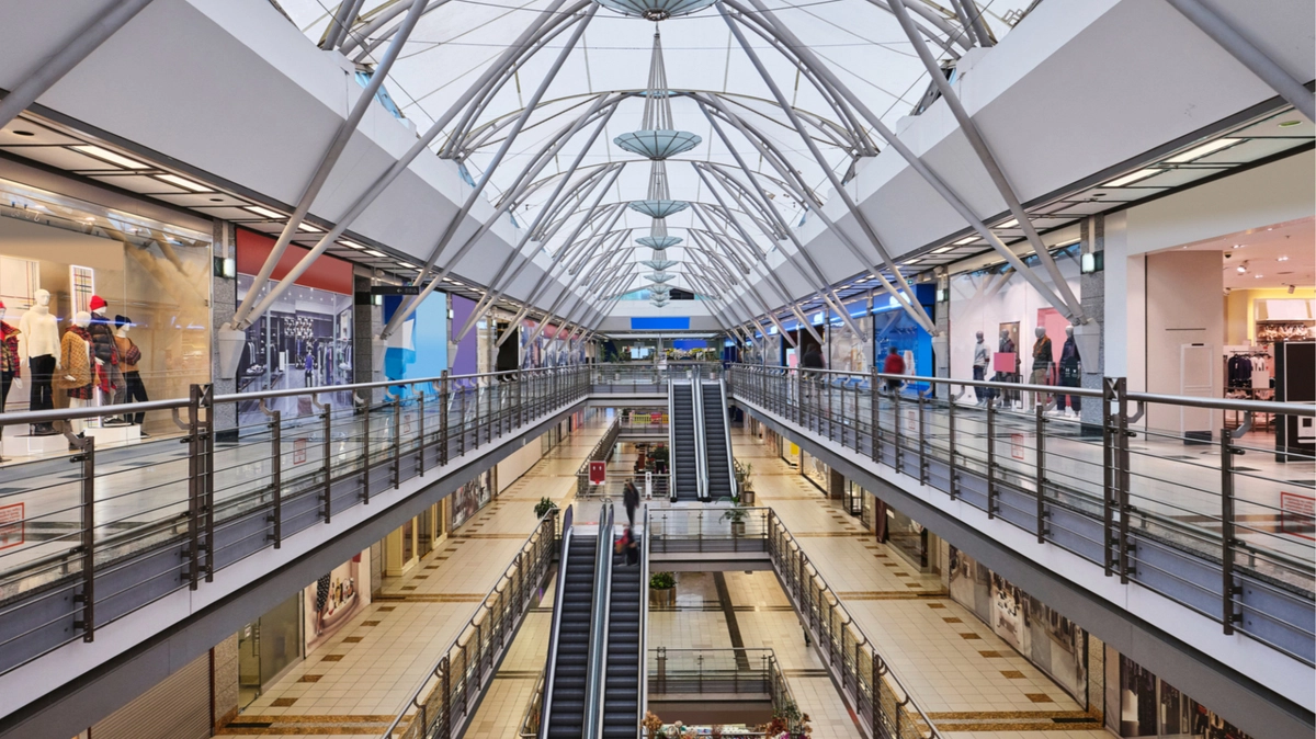 Air-raid warnings were in effect during record 30.8% of shopping centre operating hours in September